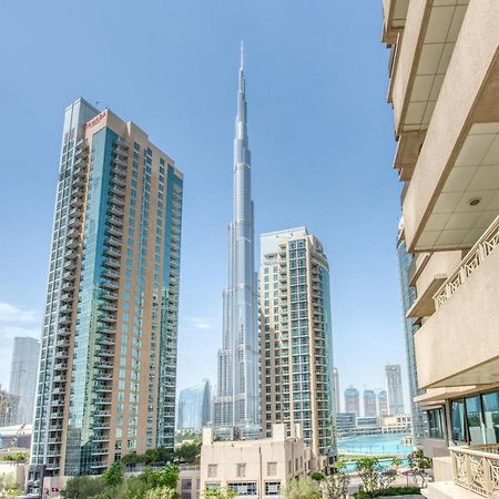 Maison Privee - Radiant Urban Retreat With Iconic Burj Khalifa Vws Dubai Exterior photo