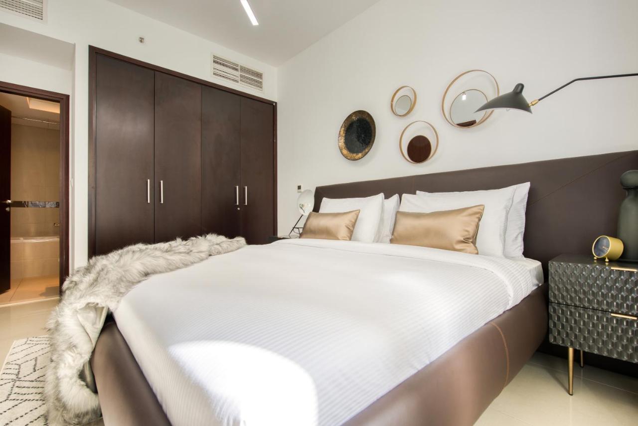 Maison Privee - Radiant Urban Retreat With Iconic Burj Khalifa Vws Dubai Exterior photo