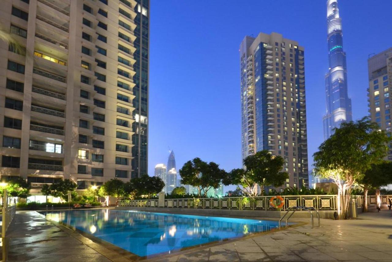 Maison Privee - Radiant Urban Retreat With Iconic Burj Khalifa Vws Dubai Exterior photo